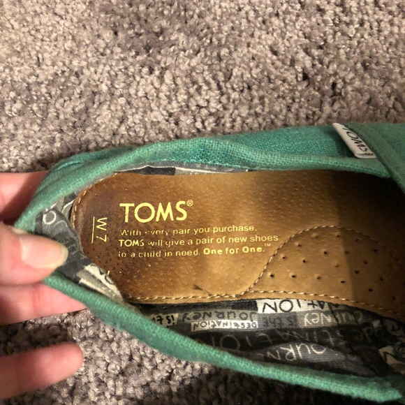 TOMS Classics in Green Linen - Picture 2 of 6
